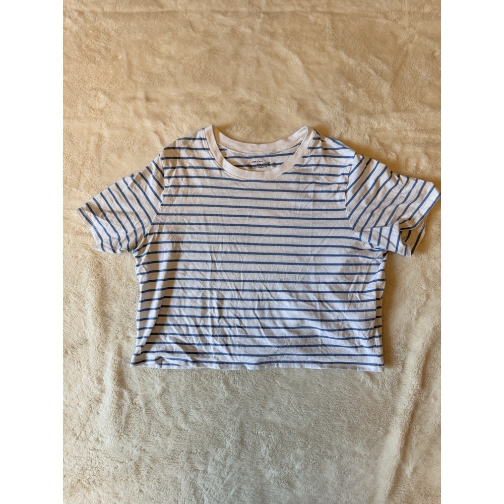 Abercrombie & Fitch Cropped 100% Cotton White Tee with Blue Stripes; Size Med